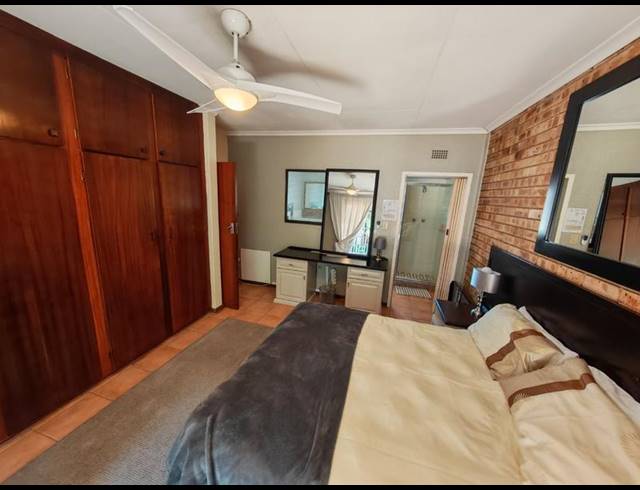 3 BEDROOM HOUSE FOR SALE IN VANDERBIJLPARK SE 3
